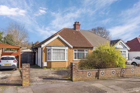 2 bedroom bungalow for sale, Manor Avenue, Northolt