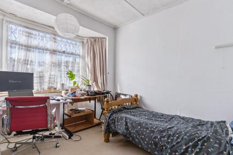 22 Manor Avenue, Northolt, UB5 5BZ