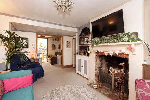 2 bedroom semi-detached house for sale, Langdon Street, Tring