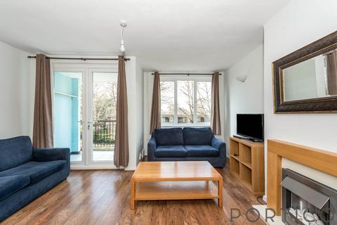 3 bedroom apartment to rent, Cortis Road, Putney