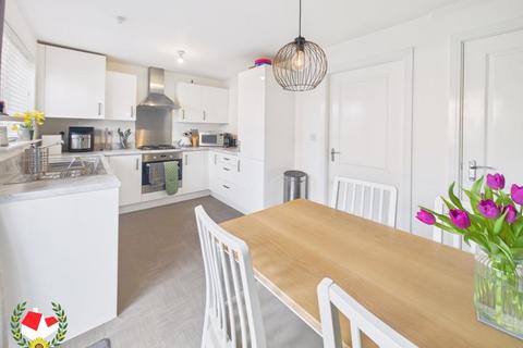 3 bedroom end of terrace house for sale, Redshank Way, Hardwicke, Gloucester