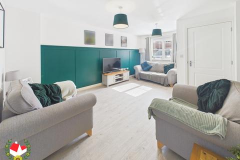 3 bedroom end of terrace house for sale, Redshank Way, Hardwicke, GL2