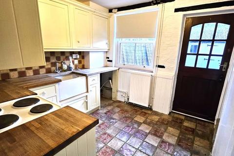 2 bedroom cottage to rent, Church Street, Great Missenden HP16