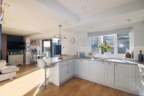 5 Cedar Avenue, Whitefield, Manchester, M45 7FP