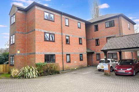 2 bedroom flat for sale, London Road, High Wycombe HP11