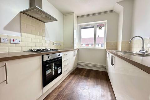 2 bedroom apartment to rent, Canterbury Gardens, Salford