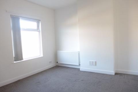 2 bedroom end of terrace house to rent, Norman Road, Wrexham