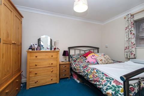 1 bedroom ground floor flat for sale, De Parys Avenue, Bedford MK40