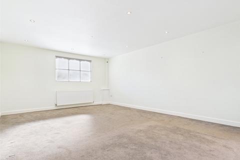 2 bedroom end of terrace house to rent, High Street, Hampton Hill