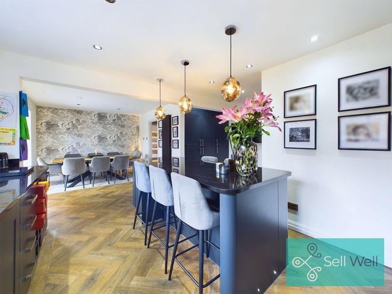 Kitchen/Dining Area