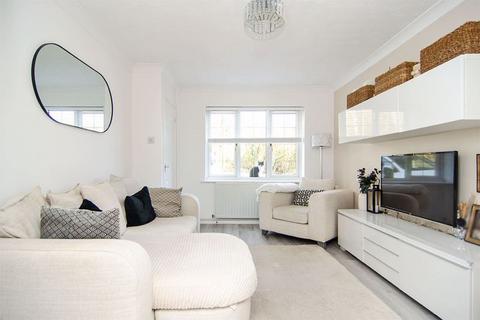 31 Rembrandt Close, Cannock, WS11 7GW