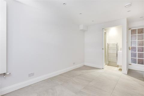 3 bedroom mews to rent, London W14