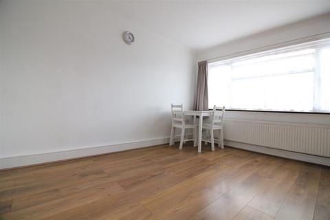 1 bedroom flat to rent, Kingsbridge Crescent, Southall