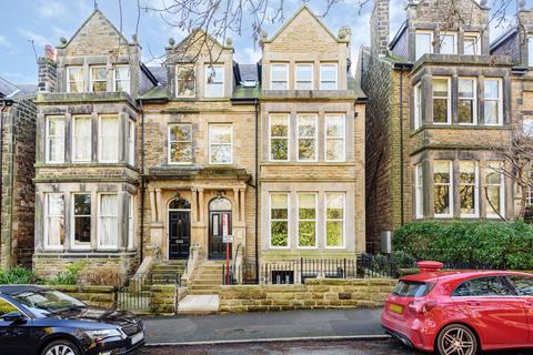 2 bedroom flat for sale, 43 Harlow Moor Drive, Harrogate, North Yorkshire, HG2