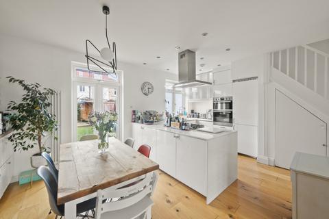 4 bedroom house for sale, Montague Road, Hanwell, W7