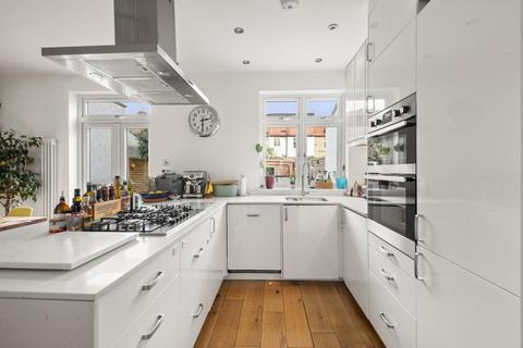 79 Montague Road, London, W7 3PE