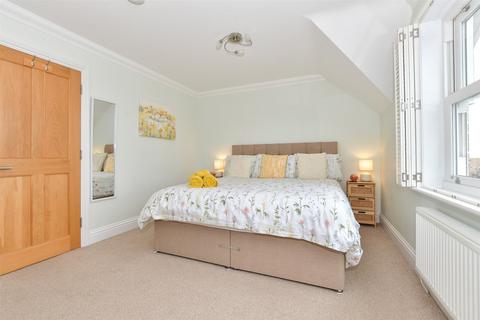 Seven Seas, 7c Dickens Road, Broadstairs, CT10 1DX