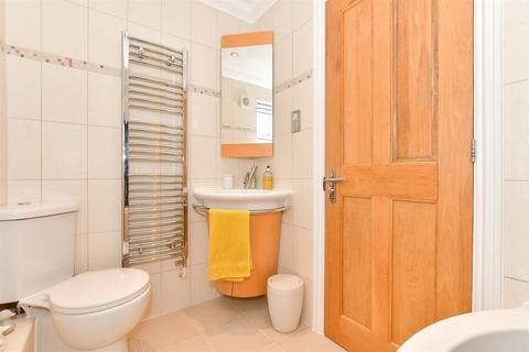 Seven Seas, 7c Dickens Road, Broadstairs, CT10 1DX