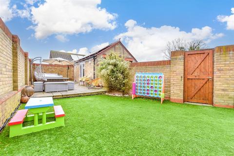 Seven Seas, 7c Dickens Road, Broadstairs, CT10 1DX