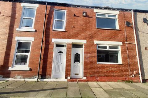 3 bedroom terraced house to rent, Gladstone Street, Blyth, NE24