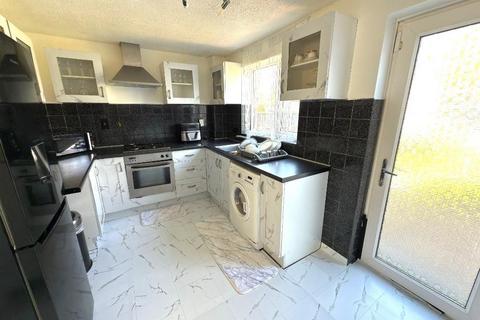 2 bedroom semi-detached house for sale, Birds Estate, Luton LU4