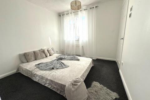 2 bedroom semi-detached house for sale, Birds Estate, Luton LU4