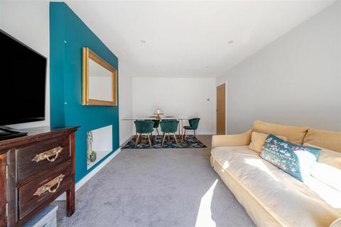 30 Richfield Road, Bushey, WD23 4LB