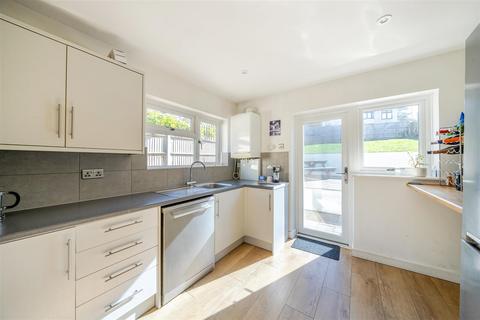 30 Richfield Road, Bushey, WD23 4LB