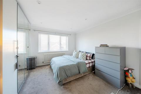 30 Richfield Road, Bushey, WD23 4LB
