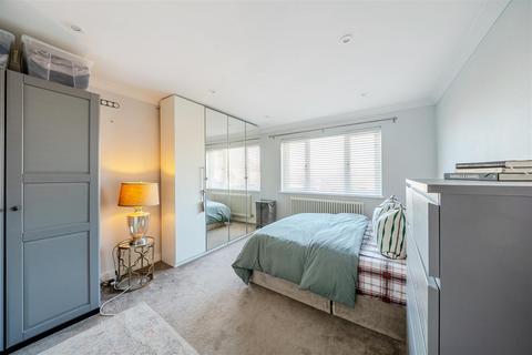 30 Richfield Road, Bushey, WD23 4LB