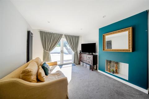 30 Richfield Road, Bushey, WD23 4LB