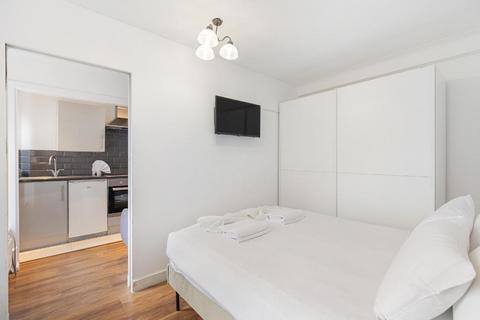 1 bedroom flat for sale, Park West, Hyde Park Estate, London, W2 2QN