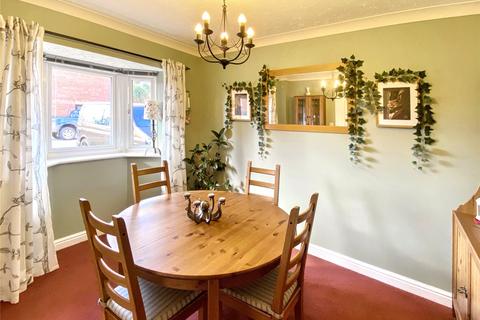 12 Everett Place, Tiverton, EX16 6UN