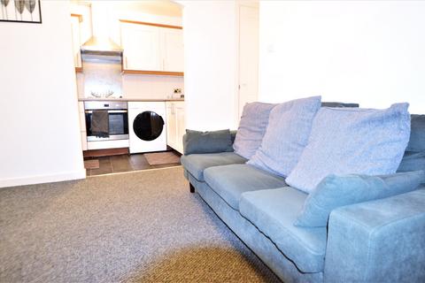 1 bedroom apartment to rent, Limpsfield Avenue, Thornton Heath, Surrey, CR7