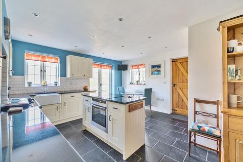 4 bedroom end of terrace house for sale, King Street, Silverton, Exeter, Devon, EX5