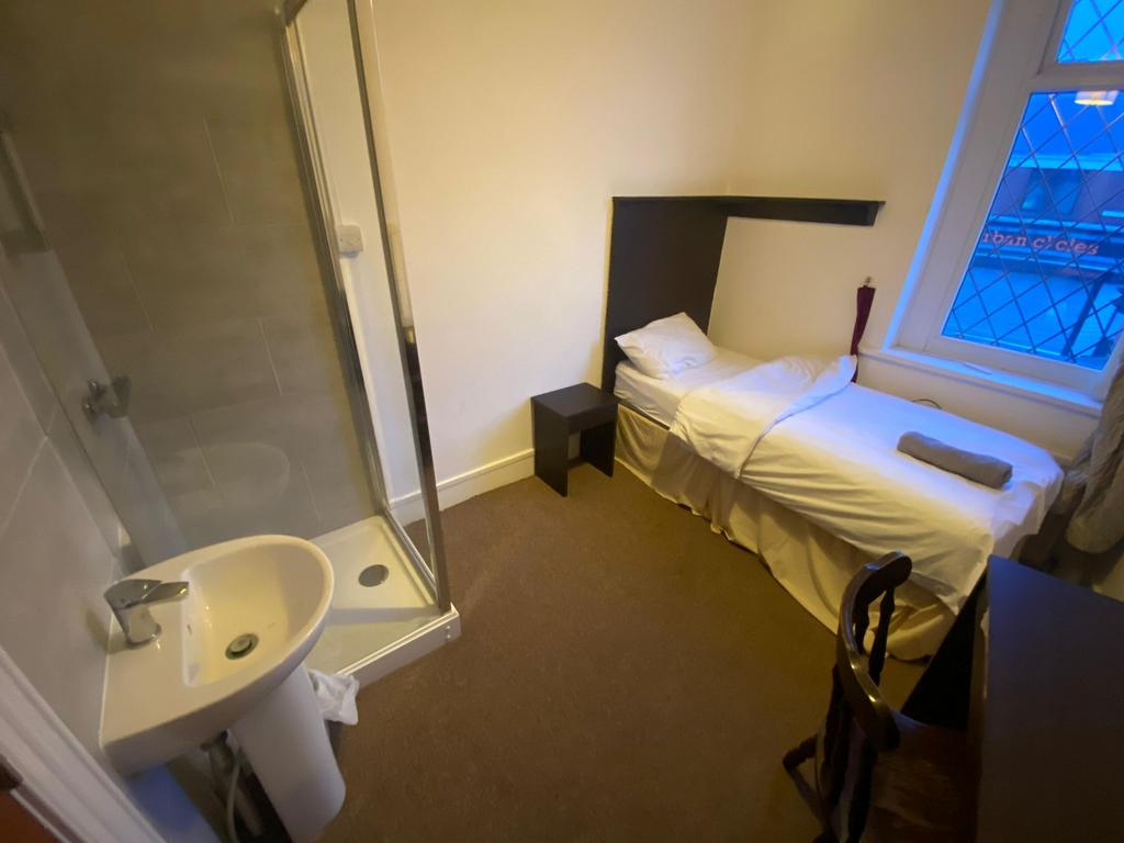 Room 5 Ensuite