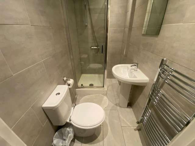 Room 1 Ensuite