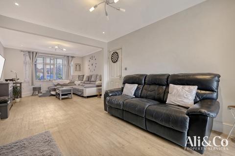 3 bedroom semi-detached house for sale, Lodge Lane, Grays