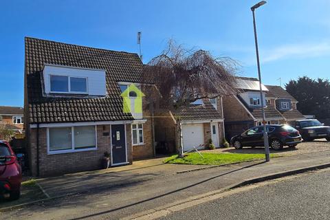 3 bedroom detached house to rent, Northampton NN3