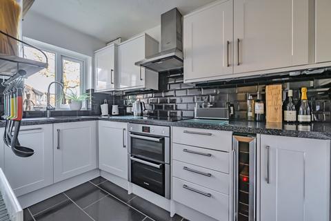 28 Horseshoe Crescent, Burghfield Common, Reading, RG7 3XW