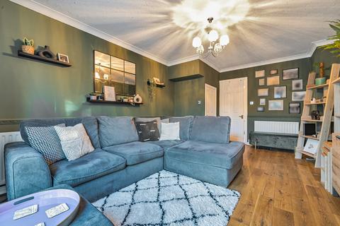 28 Horseshoe Crescent, Burghfield Common, Reading, RG7 3XW