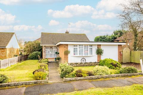 2 bedroom bungalow for sale, Swans Close, Hertfordshire AL4