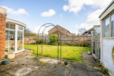 2 bedroom bungalow for sale, Swans Close, Hertfordshire AL4