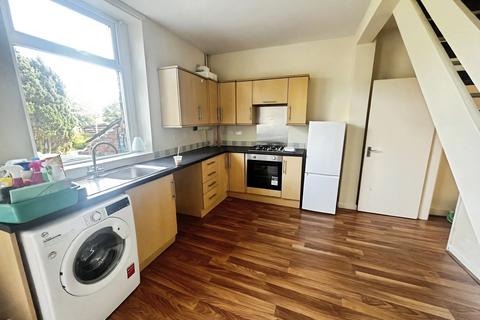 2 bedroom terraced house to rent, Post Street, Glossop SK13
