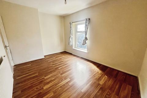 2 bedroom terraced house to rent, Post Street, Glossop SK13