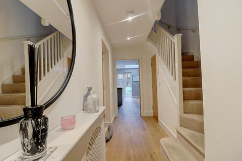 3 bedroom terraced house for sale, Bassetsbury Lane, Buckinghamshire HP11