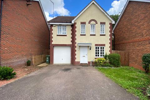 4 bedroom detached house to rent, Waine Close, Buckinghamshire MK18