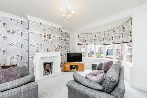 3 bedroom semi-detached house for sale, Warren Avenue, West Yorkshire WF11