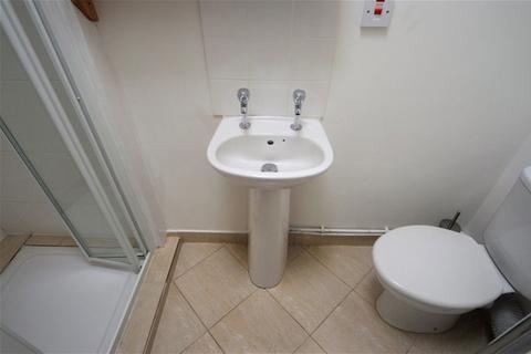 1 bedroom flat to rent, Camp Road, St Albans, Hertfordshire