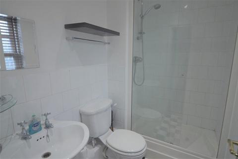 2 bedroom flat to rent, St Peter`s Street, St Albans